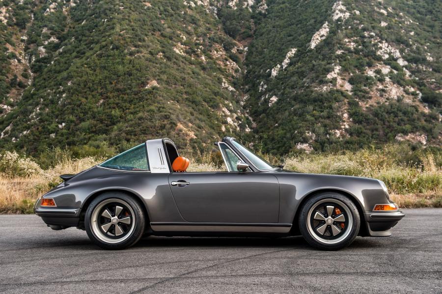  Porsche 911 Targa by Singer 2015 года  (фото 20 из 26)